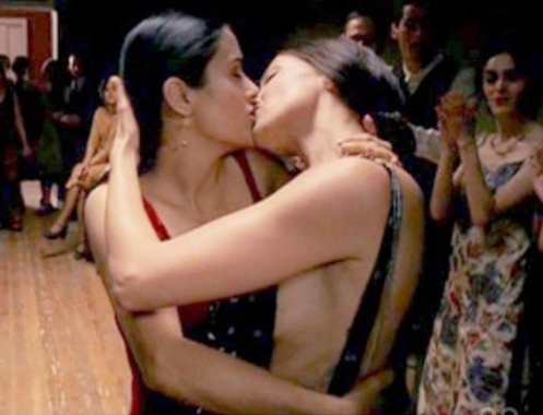 Penelope Cruz Lesbian Kiss 105